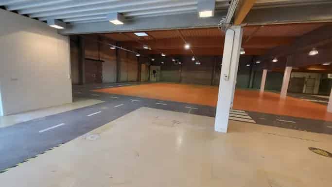 Magazijn te huur Aartrijke 785m2 10 parkeerplaatsen