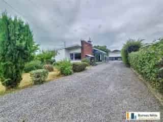 Industriële Bungalow te Oreye met Magazijn