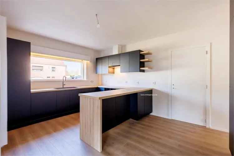 Te Koop Brugge: 3 Slaapkamers, 2 Garages, Open Tuin