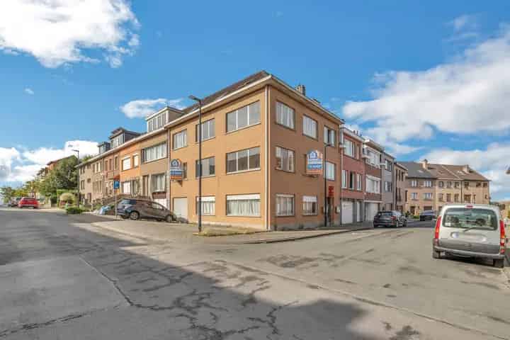 Duplex 3 slaapkamers Sint-Pieters-Leeuw 190m2