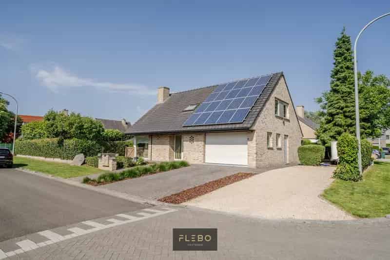 Huis te huur Kortrijk: 3 slaapkamers, sauna, tuin