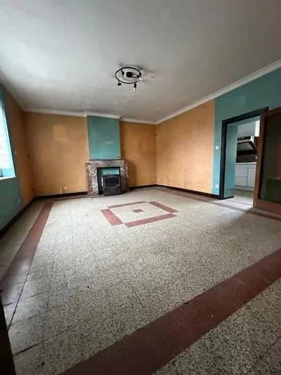 Huis Te Koop 180m² met Atelier 125m² Te Renoveren