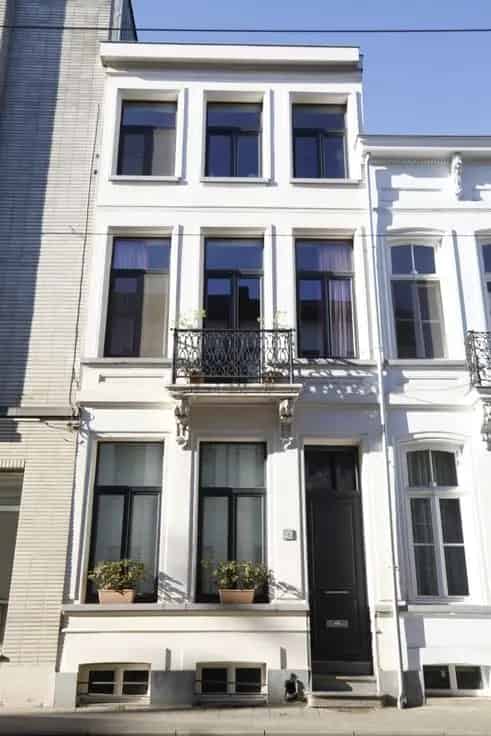 Herenhuis te koop Berchem 3 slaapkamers terras