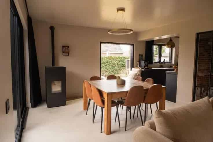 Huis Te Koop Hansbeke: Gerenoveerde Halfopen Bebouwing