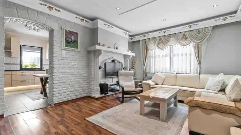 Huis te koop in Rekem 4 slaapkamers 2 garages