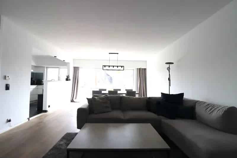Gerenoveerd appartement te Temse 2 slaapkamers terras garage