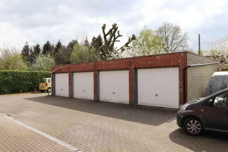 Opbrengsteigendom 4 Appartementen 4 Garageboxen Reet