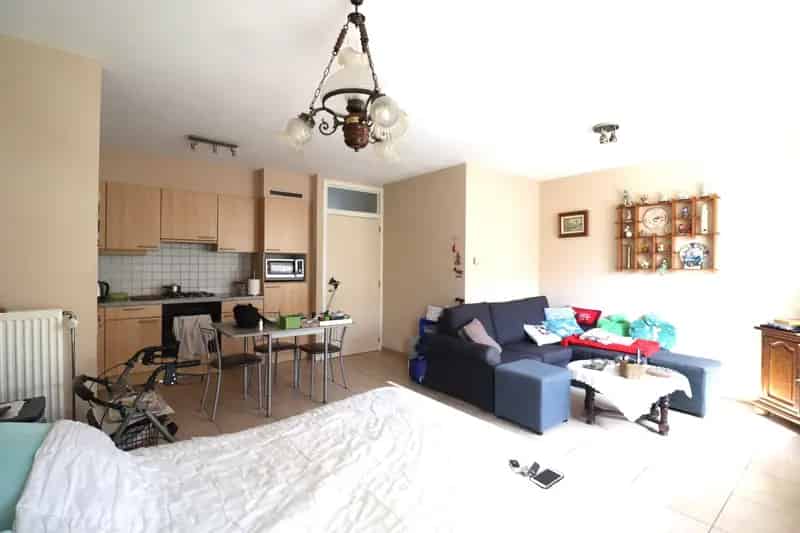 Appartement te koop Temse: 2 slaapkamers, terras en garage