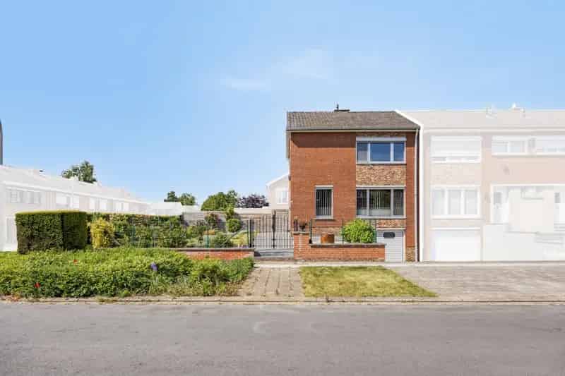 Halfopen Woning te Koop 3 slaapkamers Garage Tuin Kortrijk