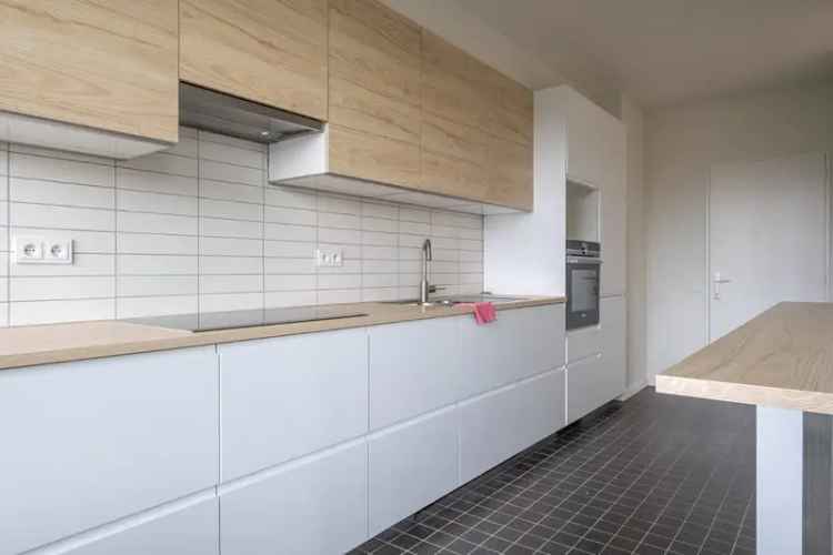 Ruim Appartement te Koop Antwerpen 3 slaapkamers Terras