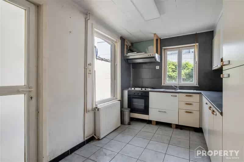 Huis te huur Izegem: 4 slaapkamers, te renoveren