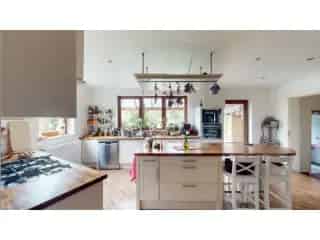 Huis te koop Arquennes 7 slaapkamers 3 badkamers 390m²