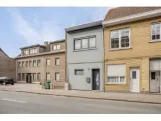 Huis te koop Stabroek 3 slaapkamers zwembad garage