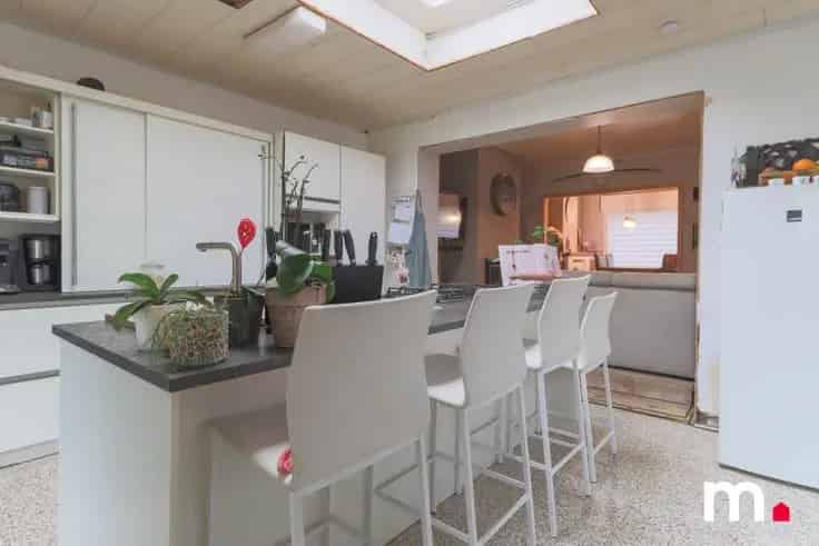 Huis Te Koop: 3 Slaapkamers Grote Tuin Garage