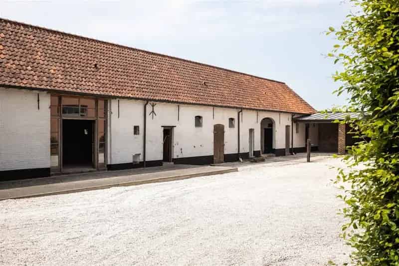 Huis te huur Asper: Historisch Armhuis met Ontwikkelingsmogelijkheden