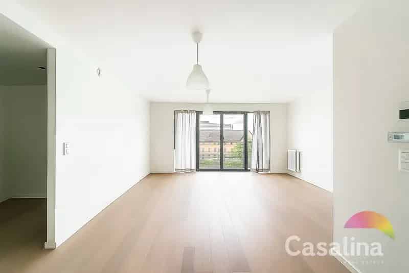 Appartement te huur met terras en parking