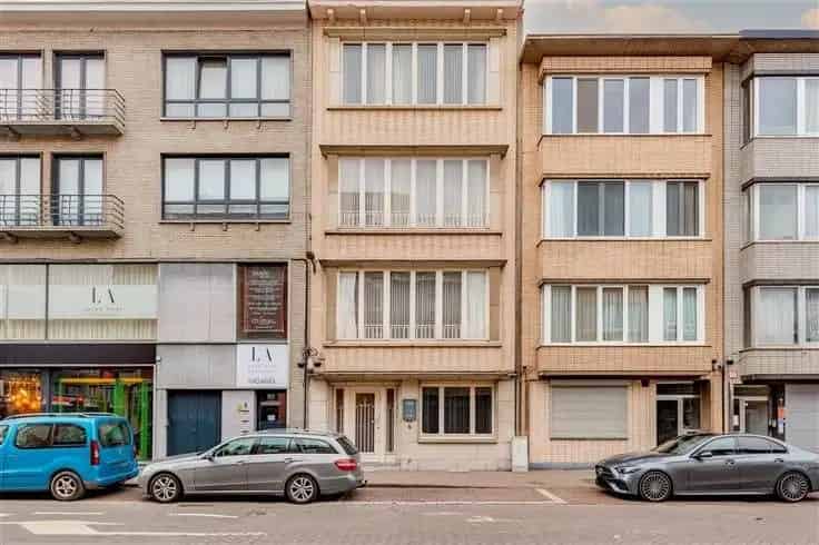 Huis Te Koop Merksem: Praktijk woning 6-7 slaapkamers Grote Tuin