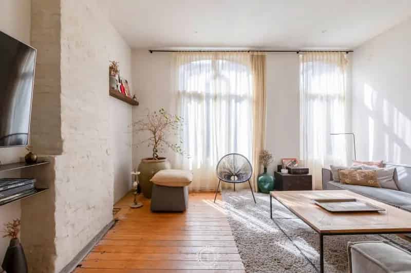 Herenwoning 4 slaapkamers te renoveren handelspand Sint Niklaas