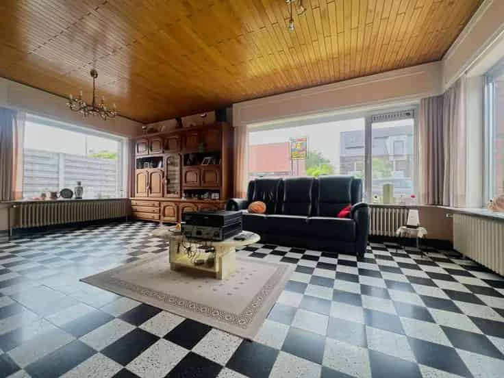 Gezinswoning te Zedelgem 988m² 3 slaapkamers