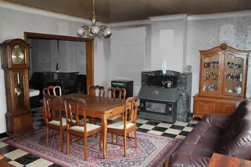 Huis te koop met garage en tuin 301m²