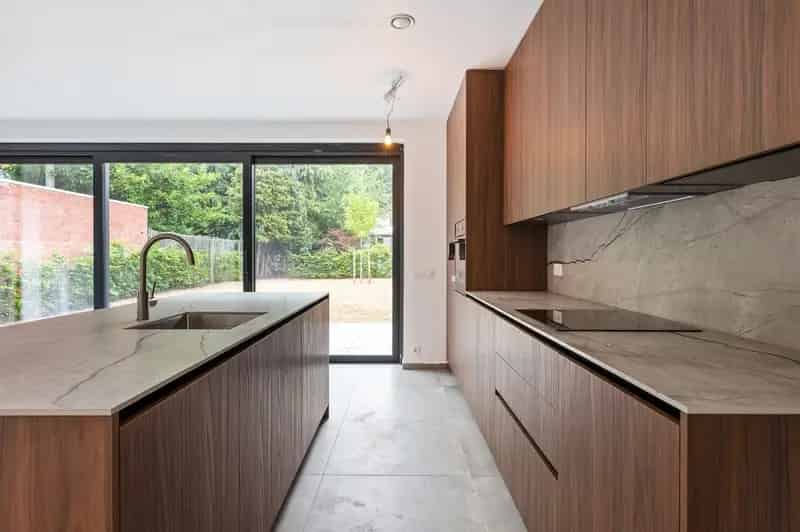 Halfopen nieuwbouwwoning 3-4 slaapkamers grote tuin Kapellen