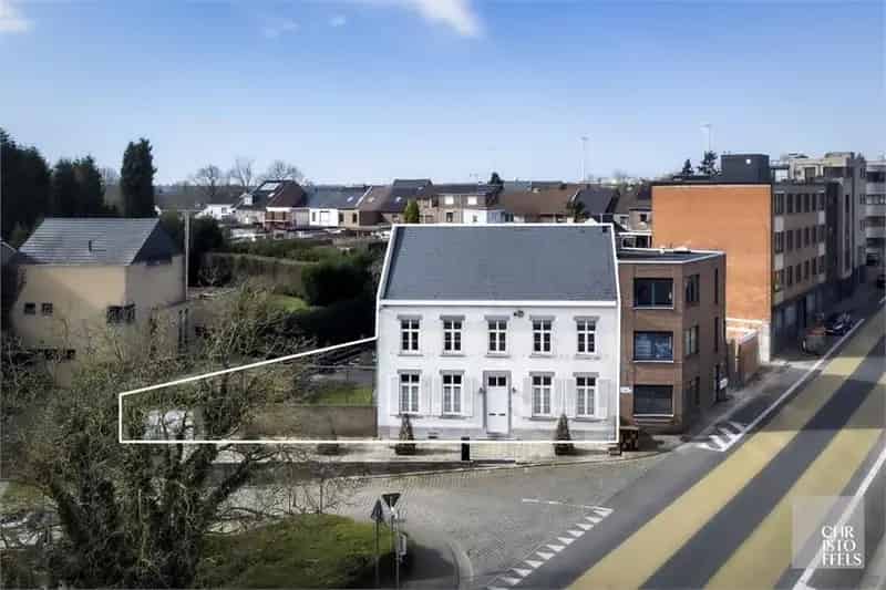 Herenhuis Lanaken 7 slaapkamers 361m² gerenoveerd