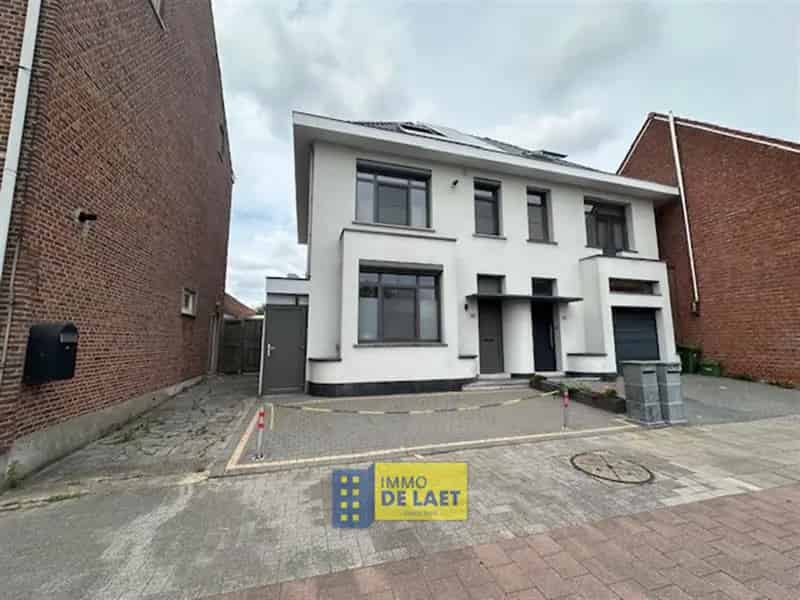 Huis te koop: 4 slaapkamers, kelder, zonnige tuin