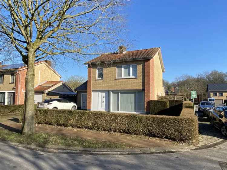 Huis te koop alleenstaande woning in Brugge met tuin en garage