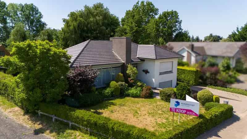 Ruime Villa te Koop - 3 slaapkamers - Grote Garage - Landelijk Uitzicht