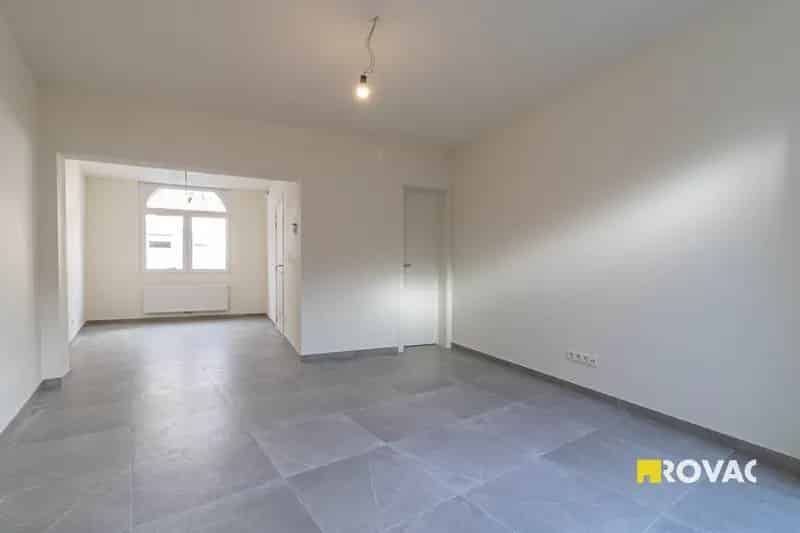 Gerenoveerde woning 3 slaapkamers tuin