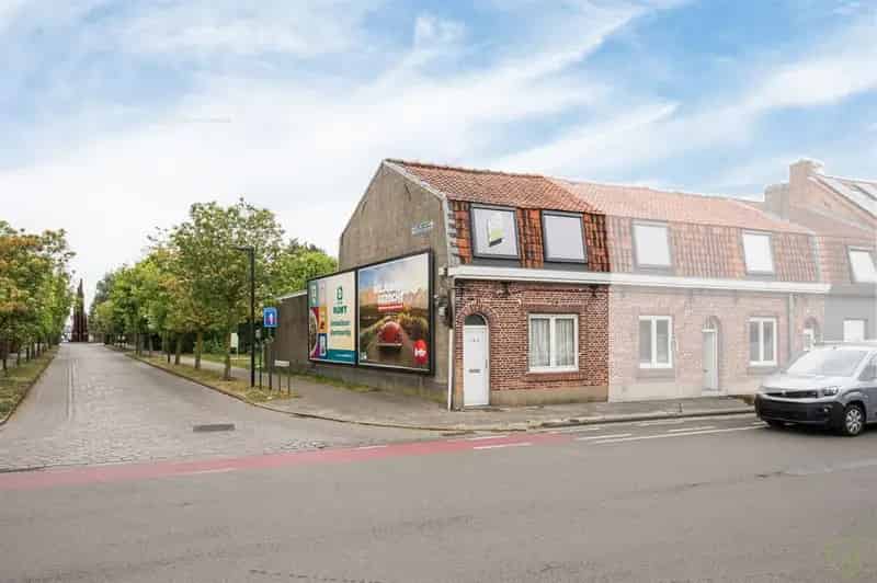 Huis te koop Eeklo: 3 slaapkamers, renovatieproject