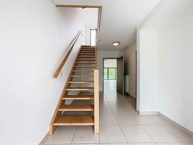 Huis te koop Brasschaat: 4 slaapkamers, tuin en garage