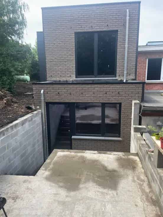 Huis te Koop: Rustige ligging, nabij centrum en autowegen