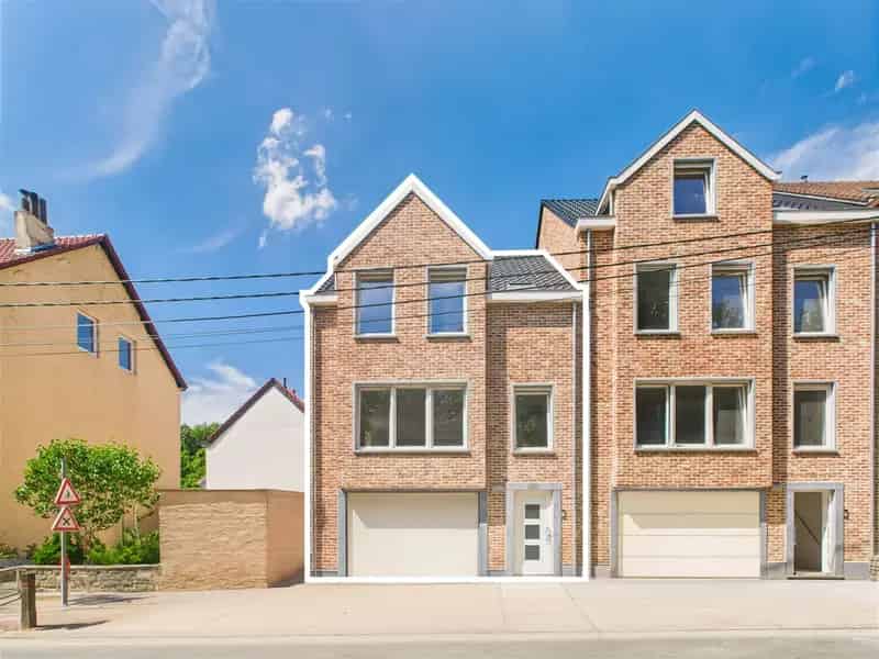 Huis te huur La Hulpe 3 slaapkamers 210m²