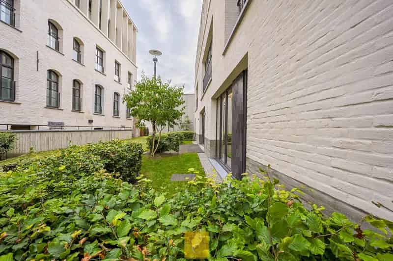 Appartement te koop in Brugge: gelijkvloers met terras en garage