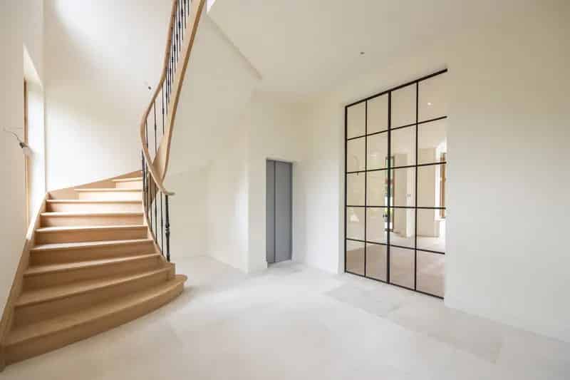 Engelse Kasteelvilla Schilde - Luxe Villa met Zwembad en Wellness