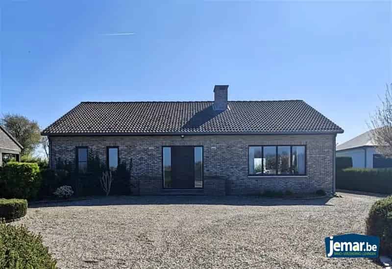 Charmante Vrijstaande Woning Leut