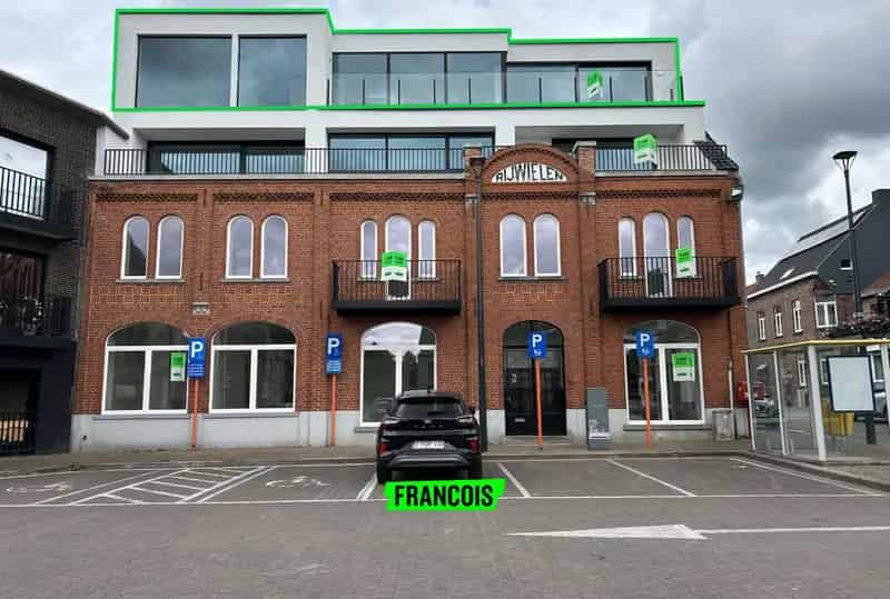 Prachtige penthouse met enorm veel lichtinval gelegen in het hart van Handzame
