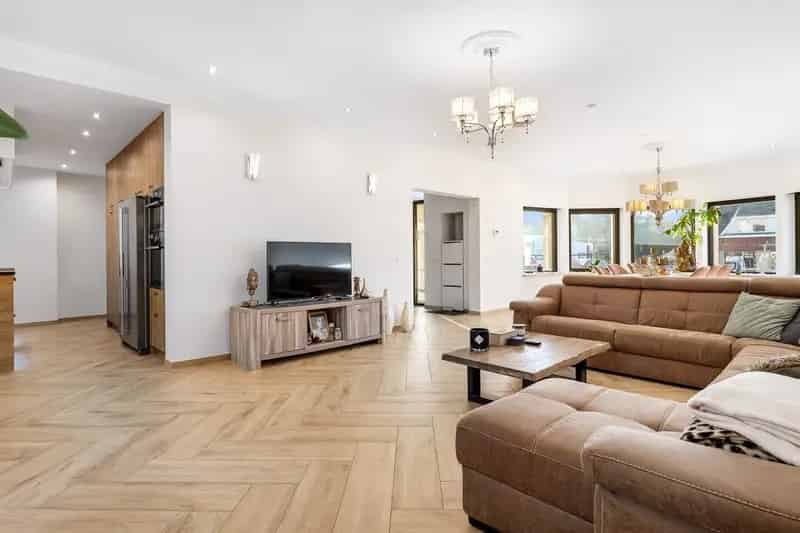 Gerenoveerde woning 6 slaapkamers Schriek