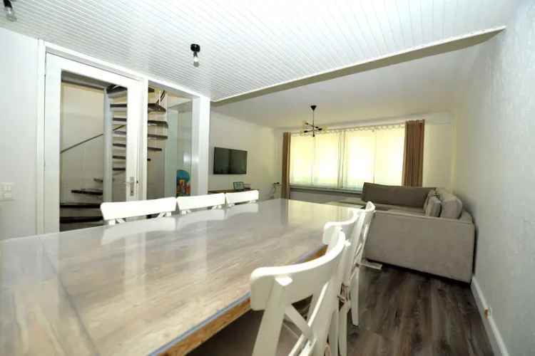 Gerenoveerde Triplex 3 slaapkamers Garage Essen