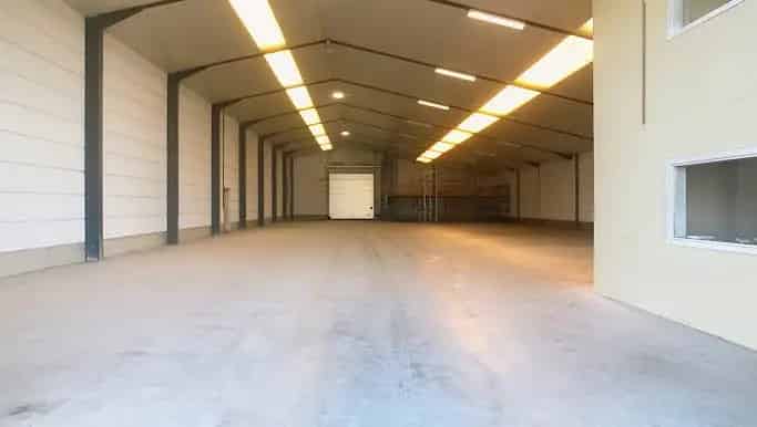 Magazijn te huur Beveren 900m² Nabij E403