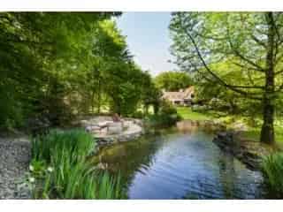 Villa te koop Ophain-Bois-Seigneur-Isaac 4 slaapkamers zwembad 56 hectare