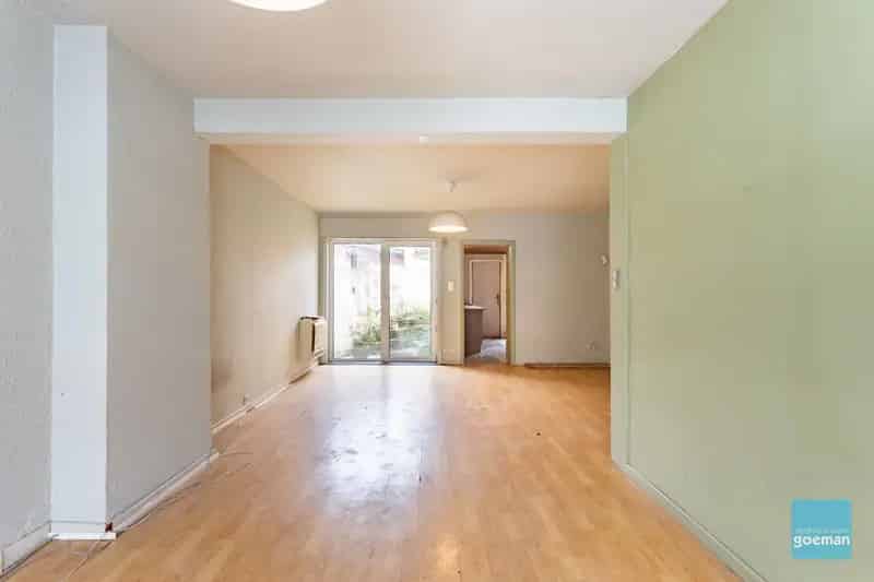 Huis te renoveren Schellebelle - 3 slaapkamers - Zuidgerichte tuin