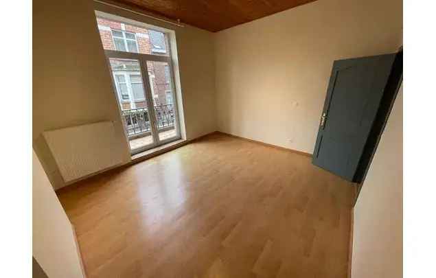 Huur 2 slaapkamer appartement van 70 m² in Namur