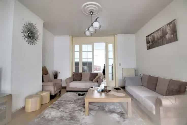 Appartementenblok Te Koop 3 Woonunits  Handelszaak