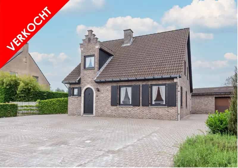 Karakterwoning Ravels met garages tuin 898m²