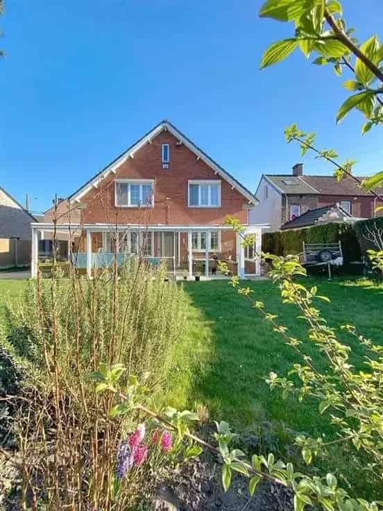 Huis Te Koop Courcelles 2 slaapkamers Garage Veranda
