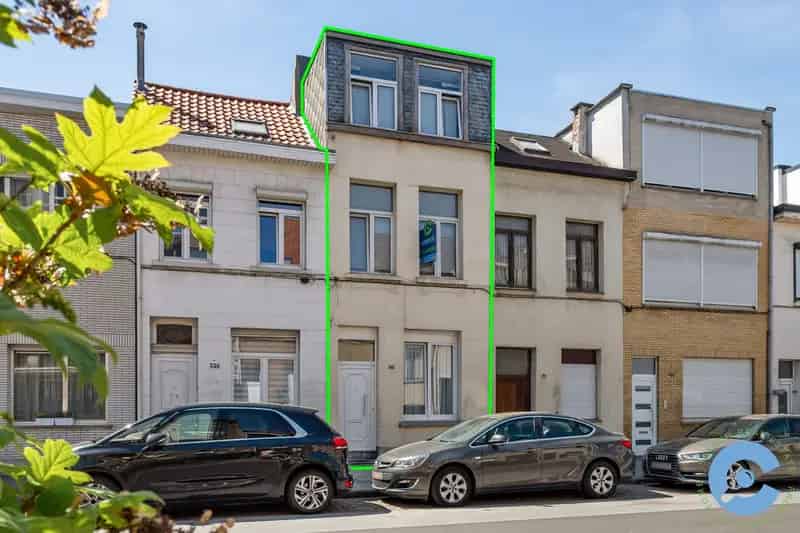 Huis te koop Antwerpen 4 slaapkamers zonnige koer