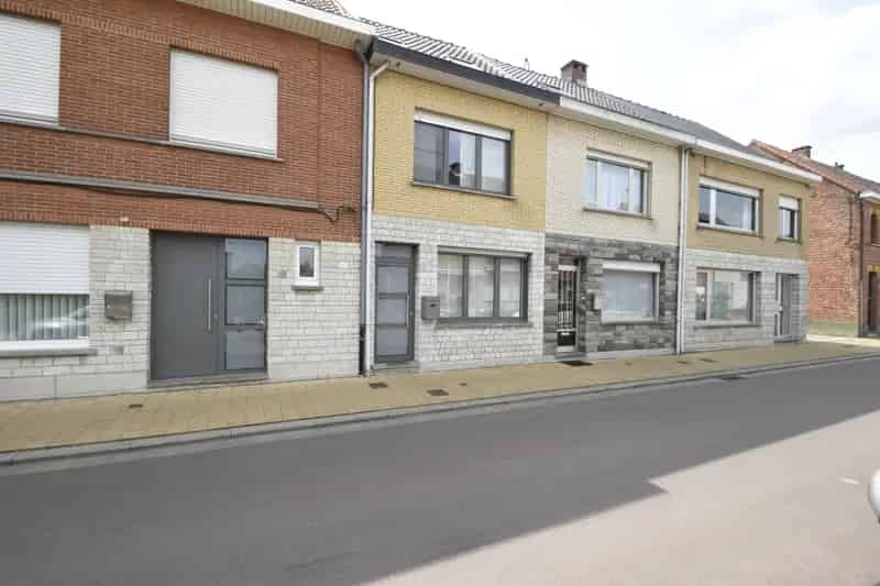 Huis te huur Zwijndrecht: Gezellige woning met terras en garage