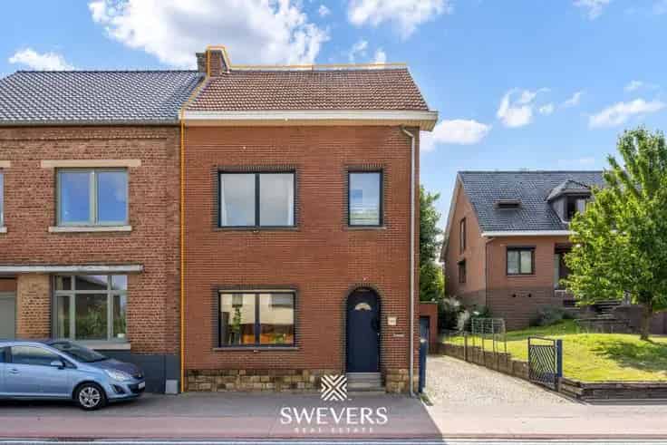 Huis Te Koop Sint Truiden - Instapklare woning met paardenaccommodatie